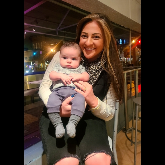 Meet your Posher, Halle 💕 - Picture 3 of 5